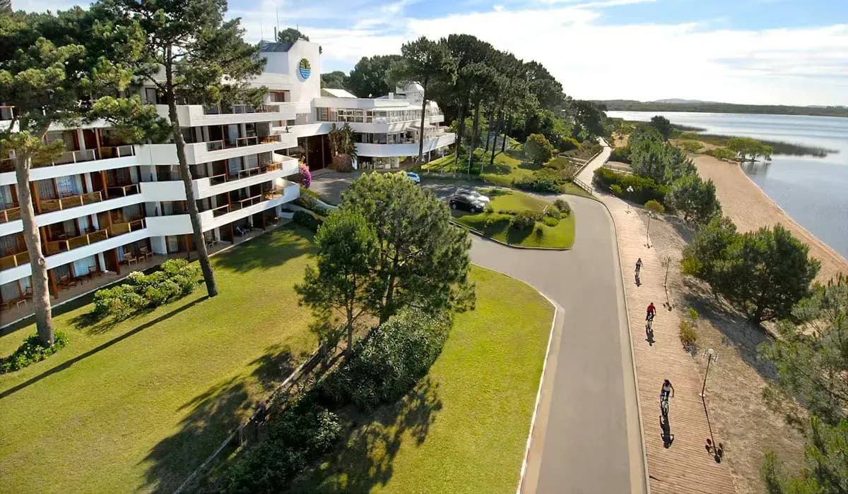 Hotel del Lago Golf & Art Resort